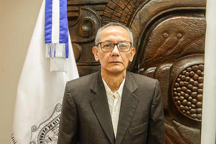Agustín Del Moral Tejeda, director de la Editorial UV 