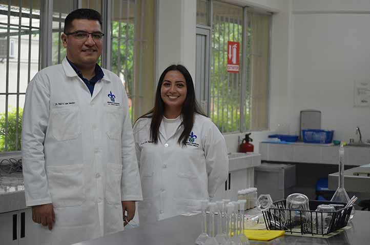 Raúl Alejandro Luna Sánchez y Carolina Solís Maldonado, académicos de la FCQ-UV, región Poza Rica-Tuxpan 