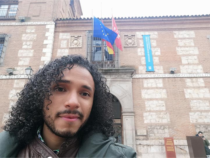 Juan Yair Alavés Ramón, estudiante de la EPL, realiza movilidad en la Universidad de Alcalá