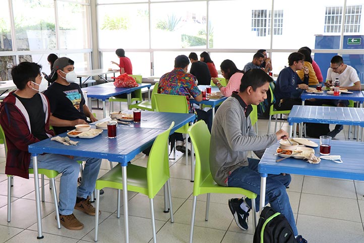 El comedor ubicado en la UAI ofrece servicios de 8:00 a 17:00 horas, de lunes a viernes