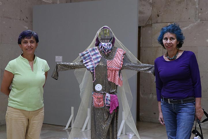 Gladys Villegas Morales y Guillermina Ortega, curadoras de la muestra