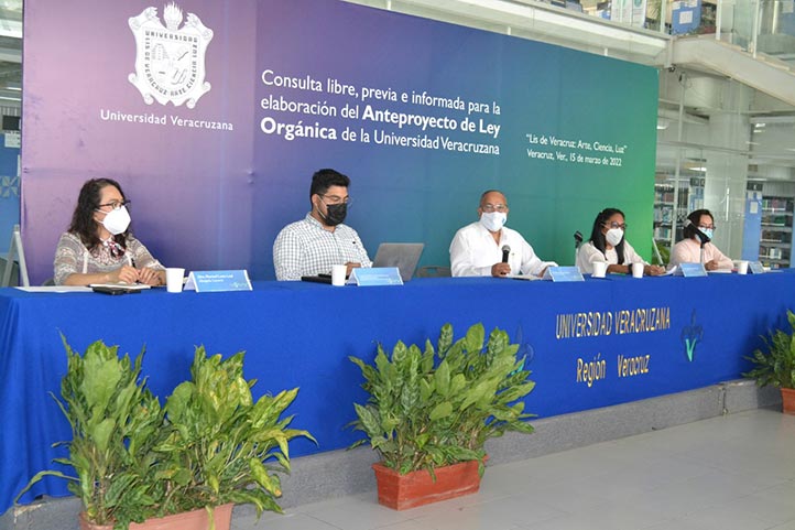 Marisol Luna Leal, Josué Roberto Moya Romero, Pedro Gutiérrez Aguilar, Haydee Zizumo Ramírez y Lucy Velasco Hernández