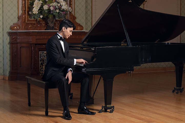 Elías Manzo, pianista prodigio, actuará como solista invitado