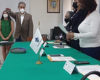 La vicerrectora Liliana Cuervo López entregó nombramiento a Armando Aguilar Meléndez