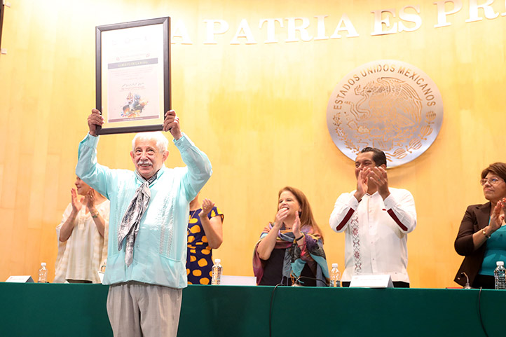 El maestro Manuel Alberto de la Rosa y Sánchez, músico de amplia trayectoria en la UV