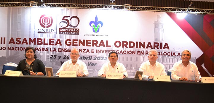 Funcionarios universitarios de la región Veracruz, junto con los presidentes del Copaes y del CNEIP, atestiguaron la inauguración de la CVII Asamblea General del CNEIP