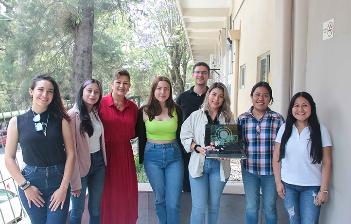 Autoridades, organizadores y voluntarias del programa Clubes de Ciencia, exhortan a estudiantes a que participen