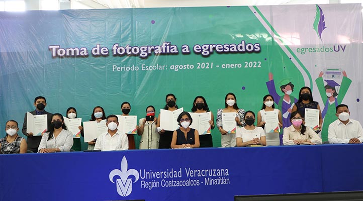 Beneficiados con el Premio Ceneval al Desempeño de Excelencia EGEL