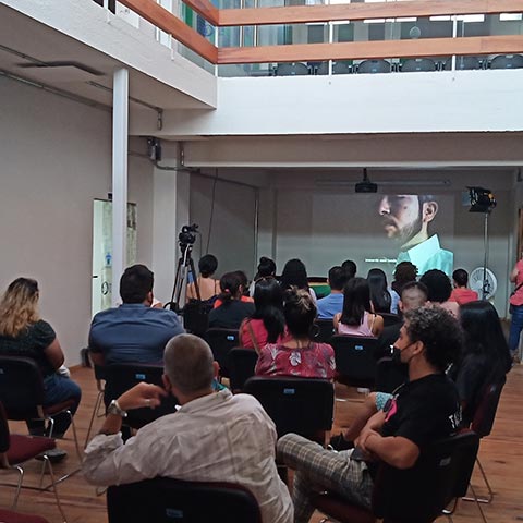 El documental se proyectó en el auditorio de la EEE