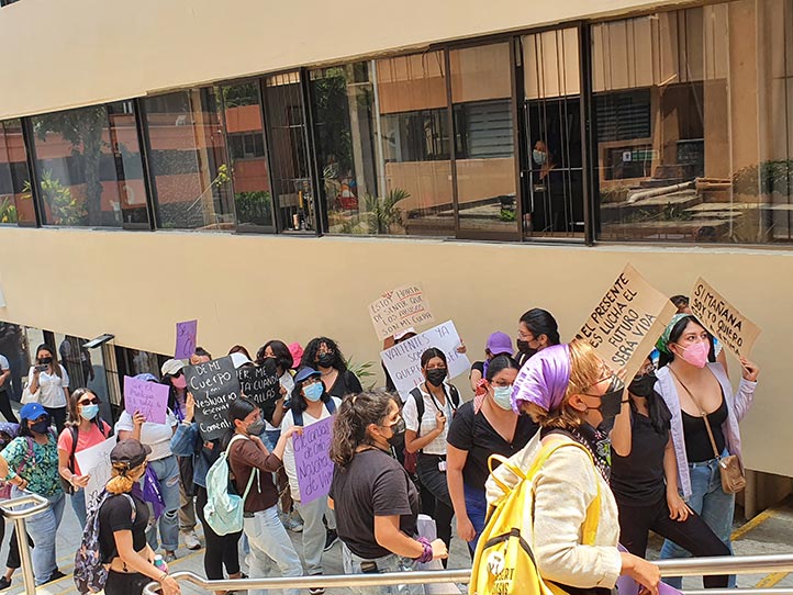 Se manifestaron en las oficinas centrales de Rectoría de esta casa de estudios