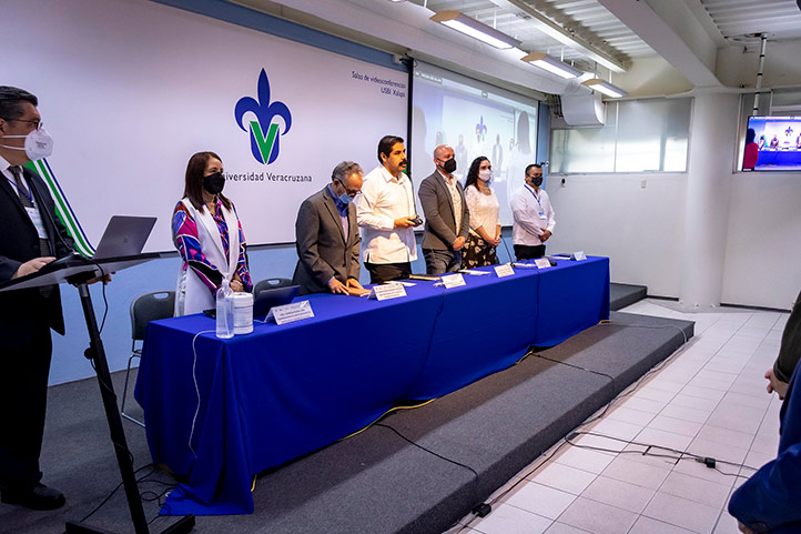 Arturo Aguilar Ye, director general del Área Académica de Ciencias de la Salud, inauguró el coloquio