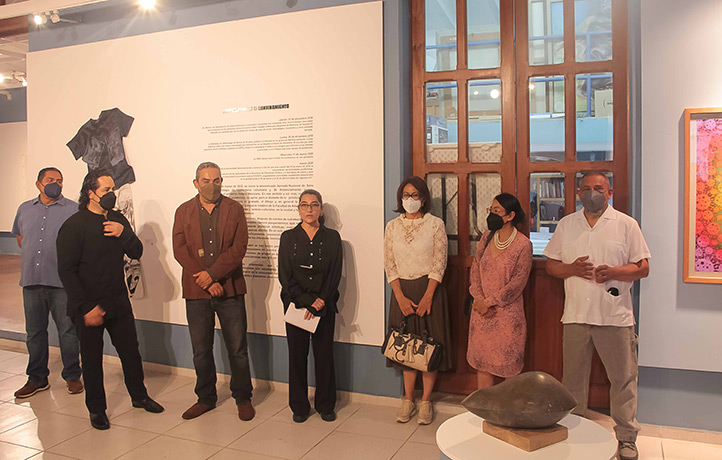 Autoridades y directivos universitarios inauguraron la exposición en la Galería AP