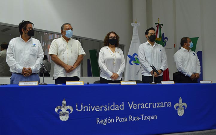 Autoridades universitarias en la inauguración del 1er Encuentro Académico “Recuperemos los saberes y experiencias profesionales y de vida durante la pandemia”