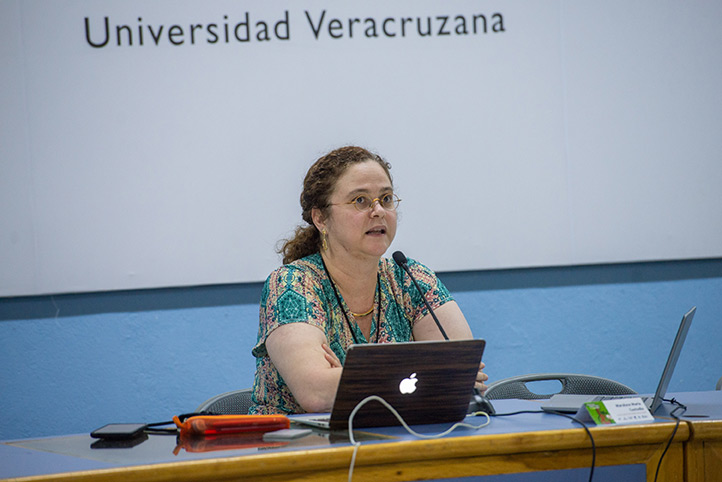 Maraluce María Custódio, profesora de la Escola Superior Dom Helder Câmara, de Brasil