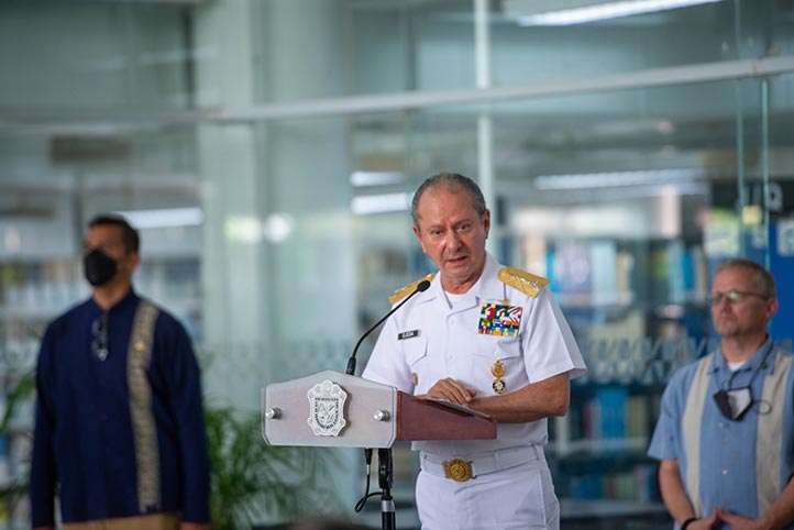 José Rafael Ojeda Durán, secretario de la Marina de México, agradeció a la UV y a su Rector por el espacio brindado
