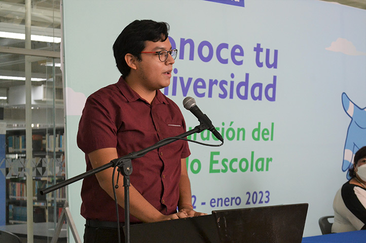 En la región Veracruz, Antonio Muñoz Villegas, consejero alumno de la Facultad de Enfermería dio la bienvenida a la nueva generación