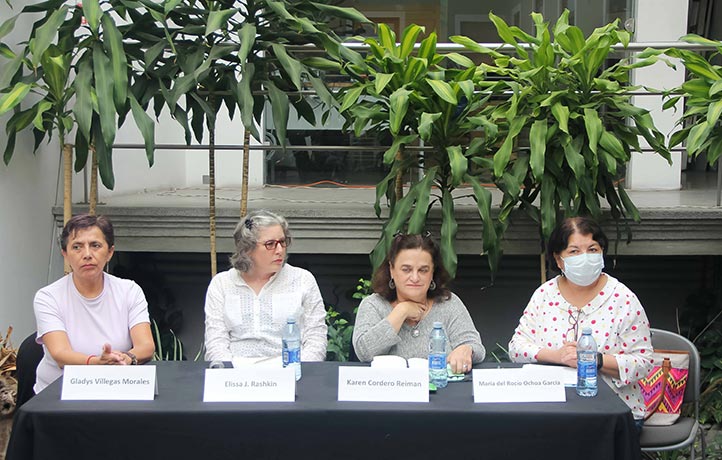 En el conversatorio participaron Gladys Villegas, Elissa Rashkin, Karen Cordero y María del Rocío Ochoa