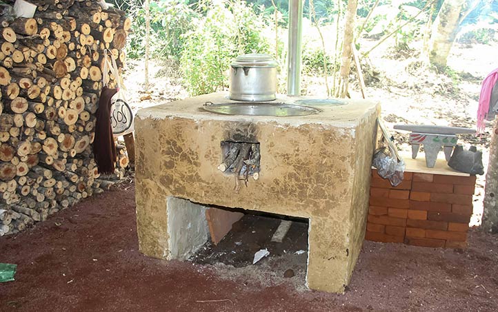  El Agrobosque Universitario Kaná cuenta con una estufa Lorena –ahorradora de leña–