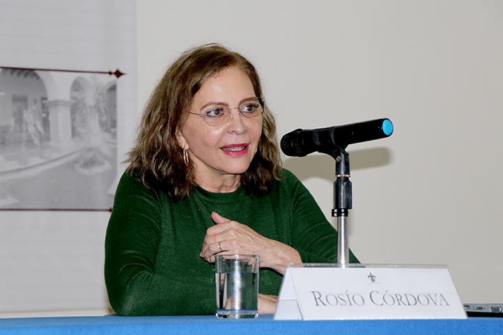 La investigadora Rosío Córdova dictó la ponencia “De la vida sexual de los salvajes a la pospornografía”