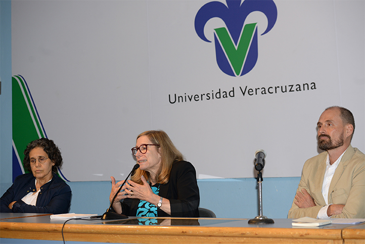 Martha Munguía, Liliana Weinberg y Rodrigo García de la Sienra