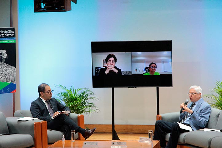 En la Mesa 2 participaron Ernesto Treviño (moderador), Adrián Acosta, María Angélica Buendía y Armando Alcántara