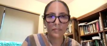 Guadalupe Mendoza, investigadora de la UV, presentó y dio la bienvenida al seminario