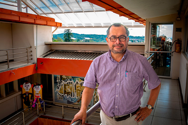 Rubén Flores, director de la Orquesta Universitaria de Música Popular