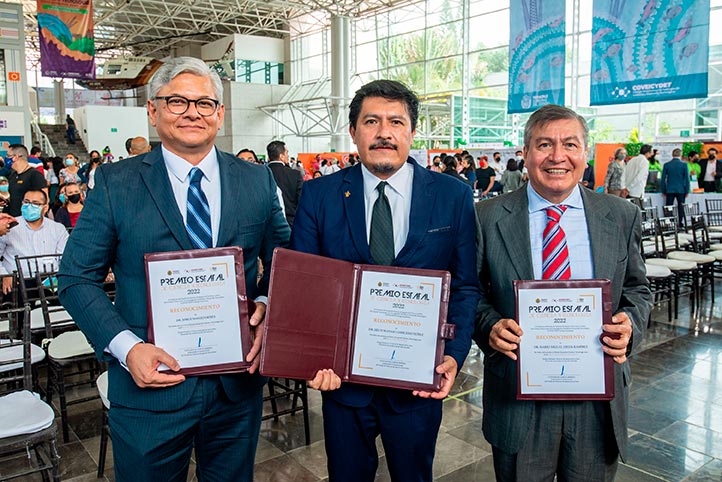 Jorge Manzo, Héctor Hugo Cerecedo y Mario Miguel Ojeda recibieron el Premio Estatal de Ciencia y Tecnología 2022