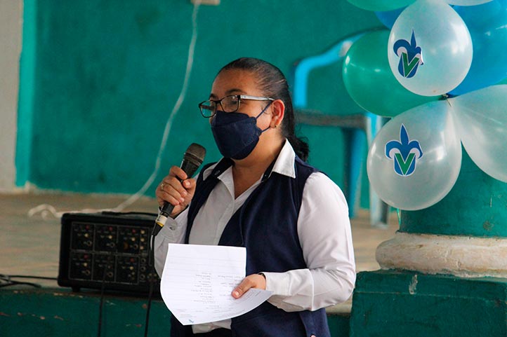 Esther Alice Jiménez Zúñiga, directora de la Facultad de Enfermería, dio el mensaje de bienvenida
