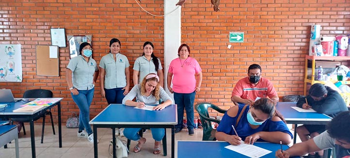 Estudiantes del Centro de Atención Múltiple (CAM) “Helen Keller” del municipio de Cosoleacaque