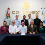 El vicerrector Rubén Edel Navarro entregó al presidente de Coparmex, Alberto Aja Cantero, el convenio de colaboración