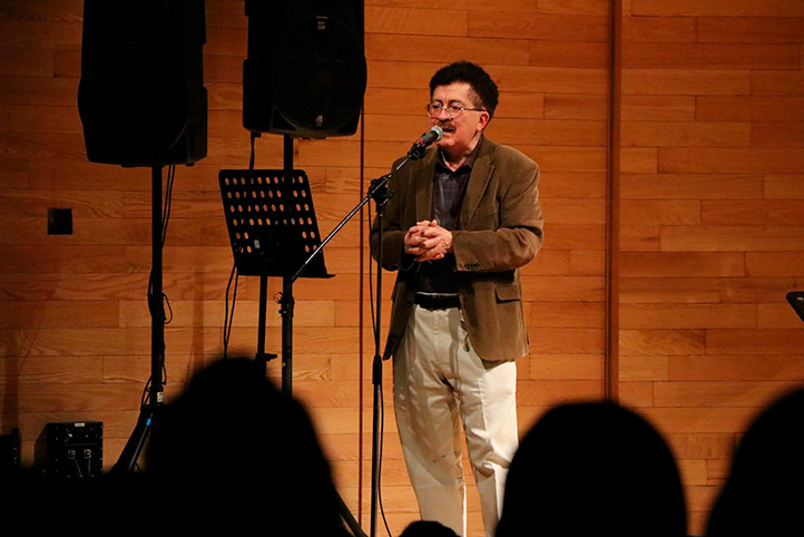 Bernardo García Díaz del Instituto de Investigaciones Histórico Sociales, dio contexto respecto a las canciones interpretadas