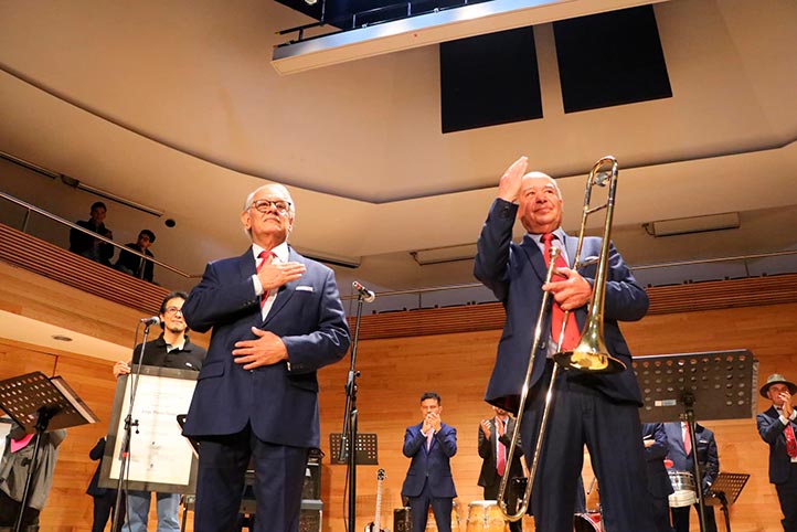 La DGDC reconoció la trayectoria de los maestros Juan Barrera Araujo y Jorge Flores Teoba, fundadores de la orquesta