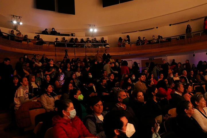 El público llenó la sala anexa de Tlaqná, Centro Cultural