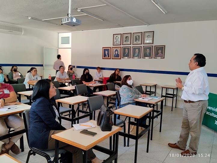 Al curso asisten estudiantes, académicos y personal de salud