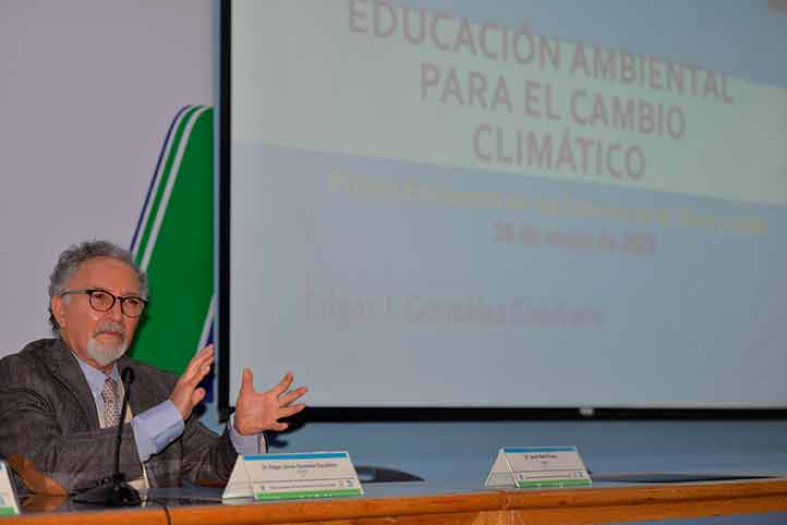 Edgar Javier González Gaudiano dictó la conferencia magistral “Educación ambiental para el cambio climático”