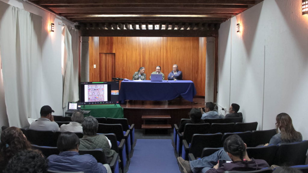 En el Auditorio "Emilio Gidi Villarreal" de la Universidad Veracruzana Intercultural se realizó la charla