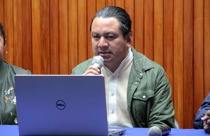 Arturo Gómez Martínez impartió la ponencia “El carnaval de los pueblos indígenas”