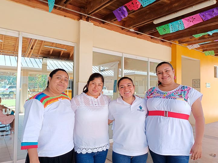 Mayra Bautista, Crescencia Cruz, Nancy Pérez y Laura Karina Jiménez agradecen la oportunidad de impartir clases en la institución de la que egresaron