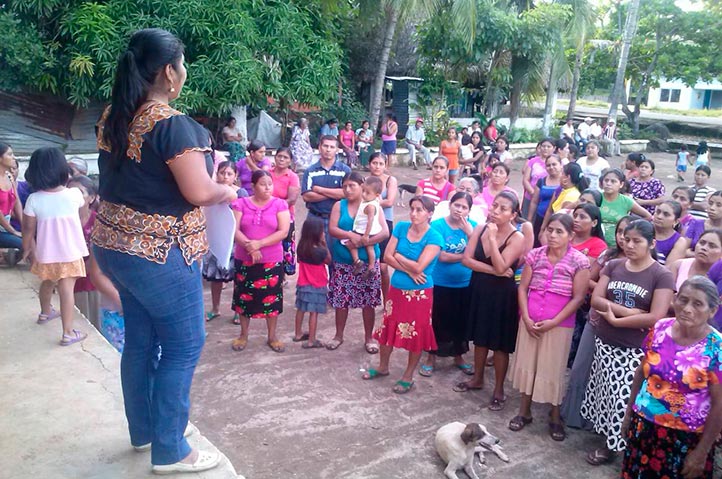 La UV-Intercultural la preparó para trabajar de forma satisfactoria en beneficio de las comunidades