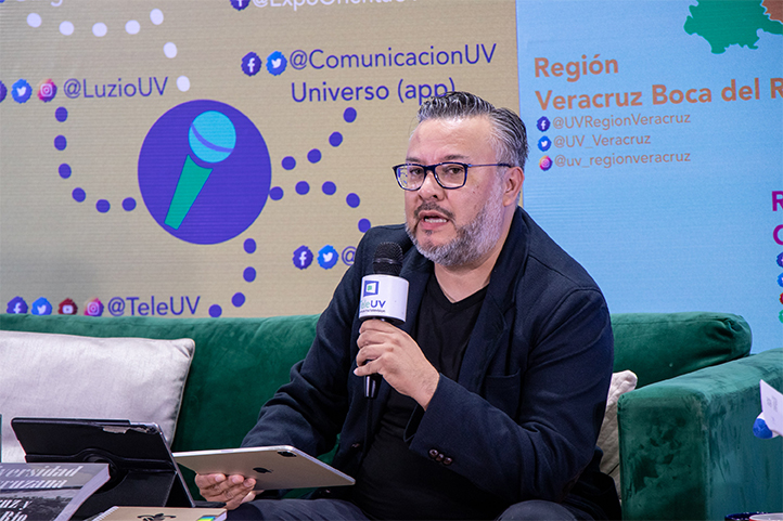 Edgar Paul Rodríguez Cortés, de la Dirección General de Administración Escolar, despejó dudas de los aspirantes UV