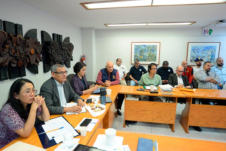 Autoridades de la UV recibieron en una mesa de diálogo a integrantes de grupos artísticos de la institución 
