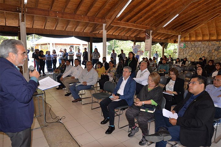 Estudiantes y docentes de la entidad académica expusieron al Rector sus necesidades