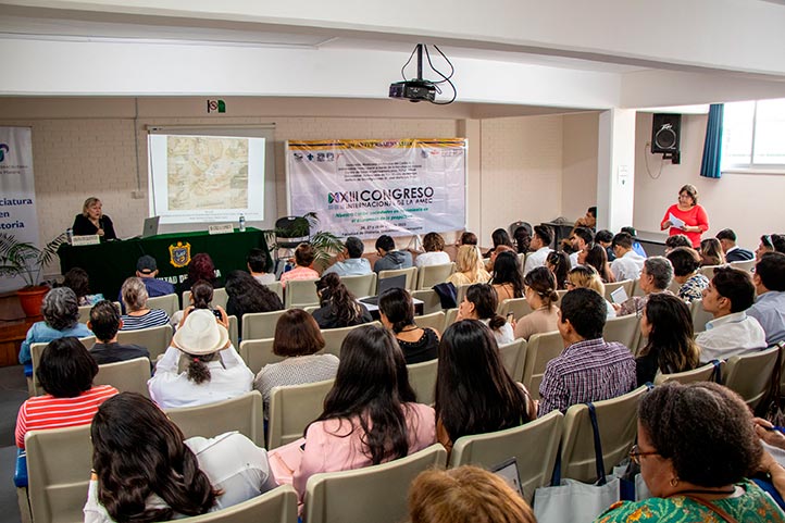 La investigadora destacó la importancia del mar en la historia del Gran Caribe