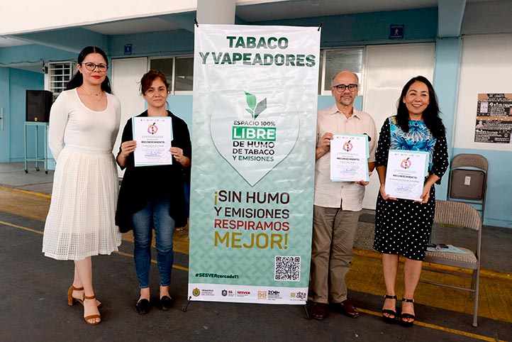 Metztli Arroyo Flores, María del Socorro Aguilar Cucurachi, Roberto Aguirre Guiochín y Jaqueline Jongitud Zamora recibieron los reconocimientos