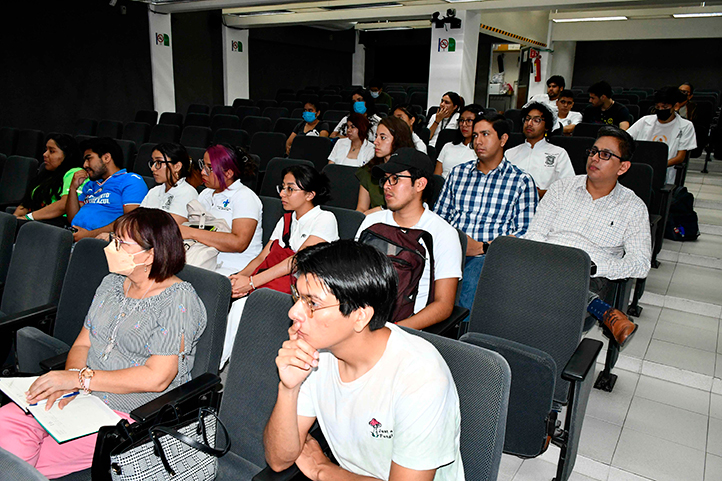 En el aula magna de la Facultad de Medicina se llevó a cabo la conferencia “Actualidades de la enfermedad de Chagas”