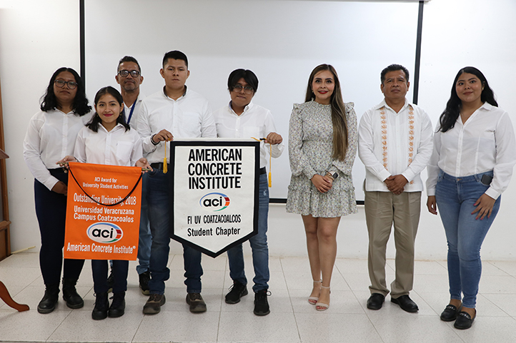 Integrantes de la nueva mesa directiva del ACI región Coatzacoalcos-Minatitlán