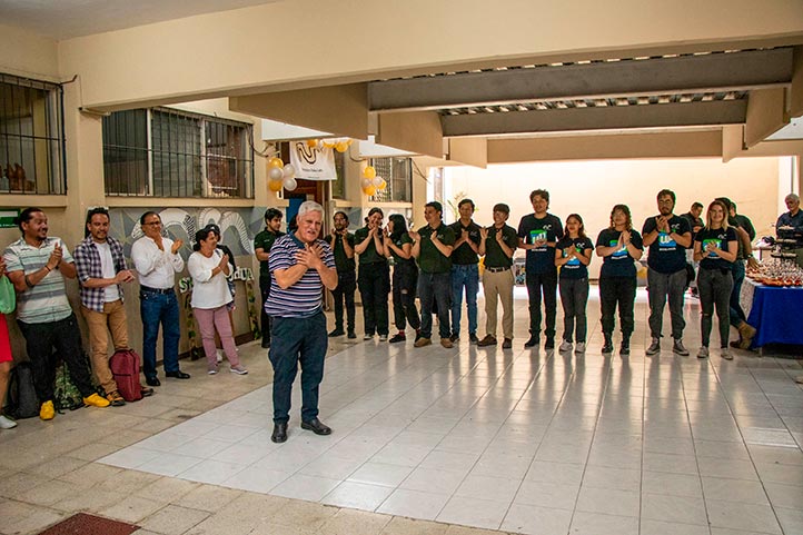 Directivos, docentes y estudiantes realizaron festejo por el 20 aniversario del proyecto universitario