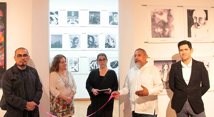 En la inauguración participaron autoridades de la Facultad de Artes Plásticas