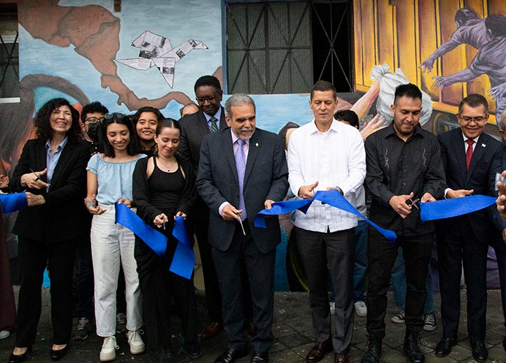 El mural Somnia Libertatem fue inaugurado por el rector de la UV, Martín Aguilar, autoridades universitarias y representantes de los países invitados de Centroamérica y el Caribe